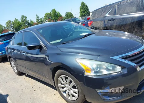 2015 Nissan Altima 2.5 S z USA, uszkodzony, nr VIN 1N4AL3AP4FN918649